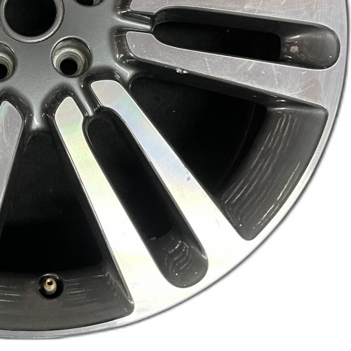 21" RANGE ROVER 22 21x8.5 7 spoke Original OEM Wheel Rim - Close-Up Detail