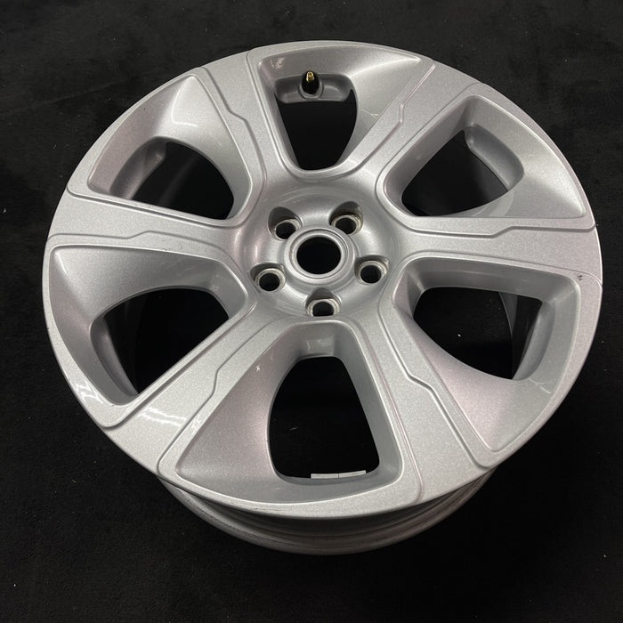 21" RANGE ROVER 18-21 21x9.5 , 6 spoke, silver, L. Original OEM Wheel Rim - Close-Up Detail