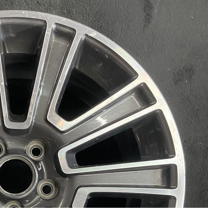 19" MUSTANG 10 19x8.5 TPMS 10 spoke black inlay Original OEM Wheel Rim - Close-Up Detail