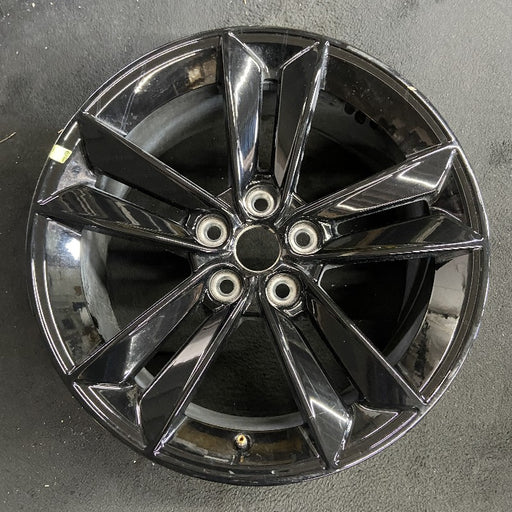 18" MUSTANG 24 18x8.5 5 split spoke Original OEM Wheel Rim - Front View