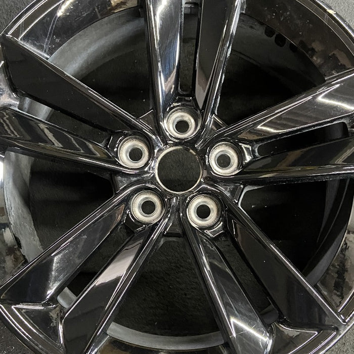 18" MUSTANG 24 18x8.5 5 split spoke Original OEM Wheel Rim - Angle View