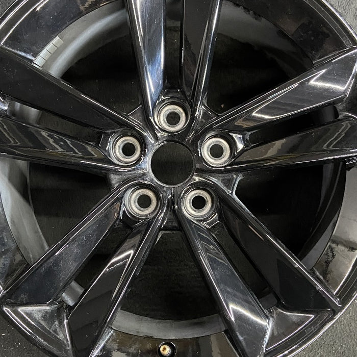 18" MUSTANG 24 18x8.5 5 split spoke Original OEM Wheel Rim - Angle View