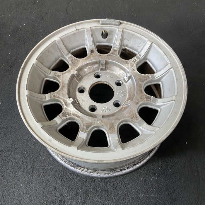 15" CROWN VICTORIA 95-97 15x6.5 aluminum 12 spoke w/o machined finish Original OEM Wheel Rim