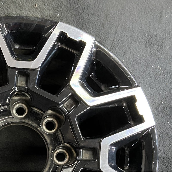 18" SIERRA 2500 PICKUP 24 18x9 machined black opt RCS Original OEM Wheel Rim - Close-Up Detail