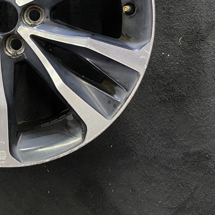 17" COROLLA 17 Sdn 17x7 alloy 10 spoke split spoke black accent Original OEM Wheel Rim