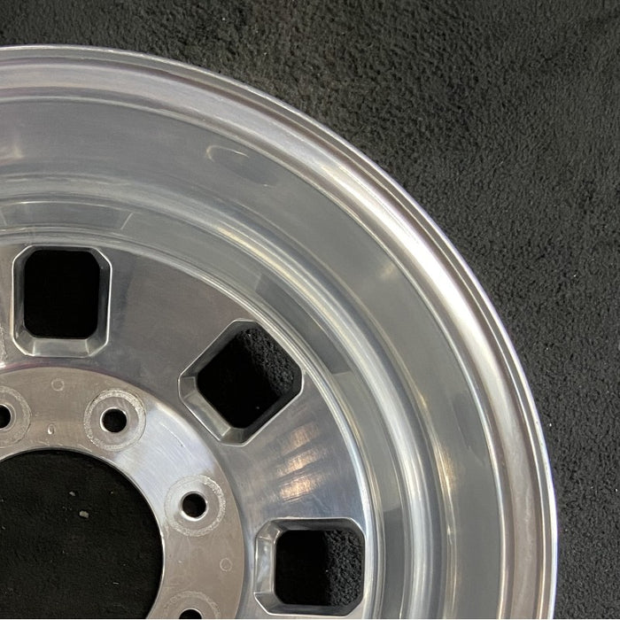 18" SIERRA 3500 PICKUP 24 DRW 18x6.5 rear outer Original OEM Wheel Rim - Close-Up Detail