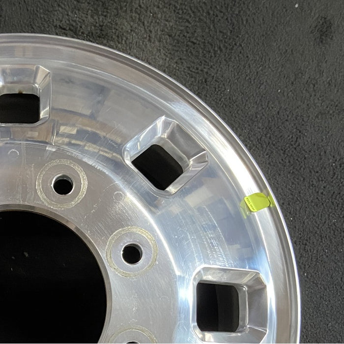 18" SIERRA 3500 PICKUP 24 DRW 18x6.5 frt Original OEM Wheel Rim - Close-Up Detail