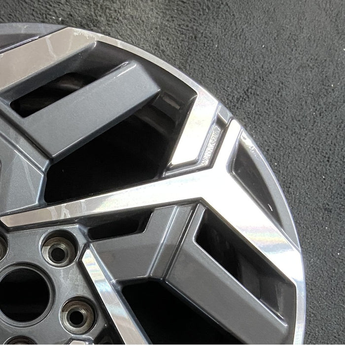 19" KONA 24 19x7.5 5 Y spoke Original OEM Wheel Rim - Close-Up Detail