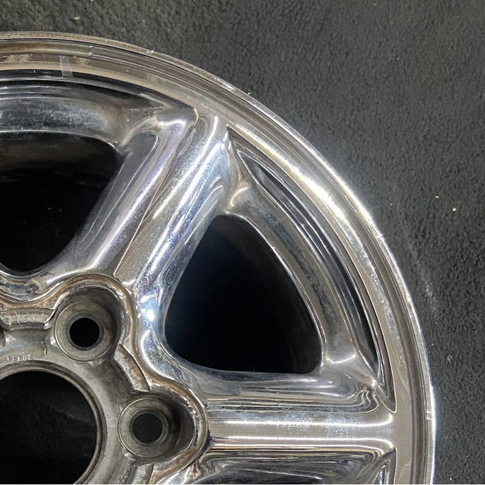 16" YUKON 99 16x7 Denali aluminum Original OEM Wheel Rim - Close-Up Detail