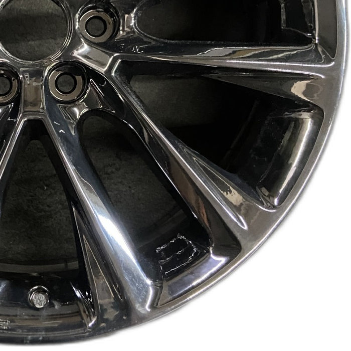 22" ESCALADE 17-18 22x9 12 spoke opt SHO Original OEM Wheel Rim - Close-Up Detail