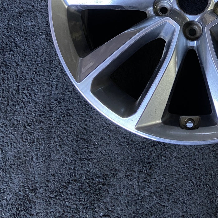 18" SANTA FE 17-18 18x7.5 alloy 3.3L LWB Original OEM Wheel Rim