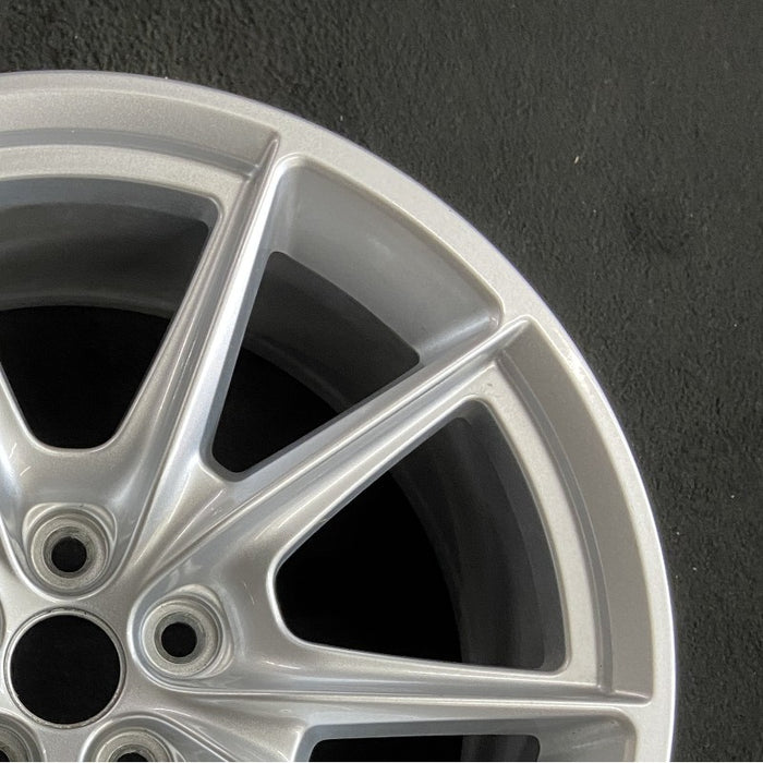 19" MUSTANG 24 19x8.5 5 spoke V spoke Original OEM Wheel Rim - Close-Up Detail