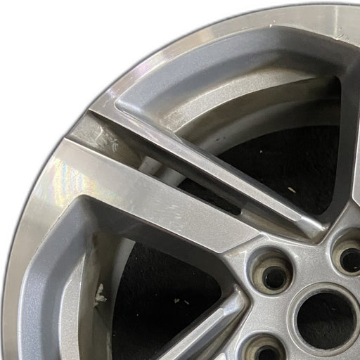 18" TERRAIN 18-21 18x7 opt RV6 silver with black inlay Original OEM Wheel Rim - Angle View
