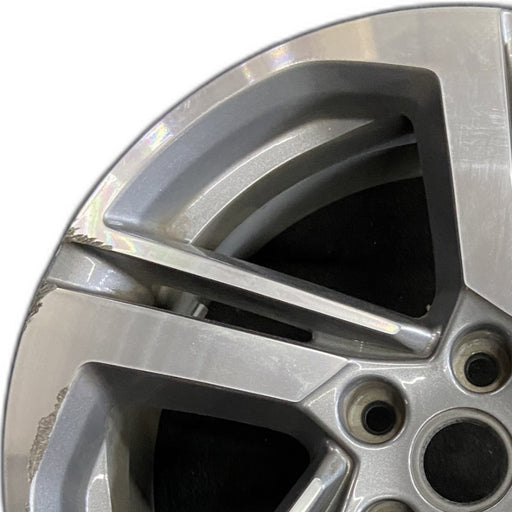 18" TERRAIN 18-21 18x7 opt RV6 silver with black inlay Original OEM Wheel Rim - Angle View