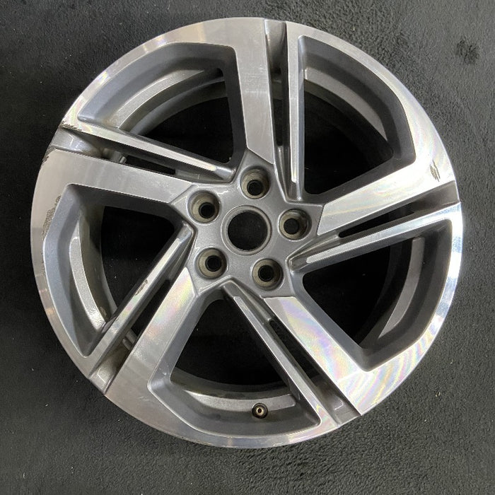 18" TERRAIN 18-21 18x7 opt RV6 silver with black inlay Original OEM Wheel Rim - Additional View