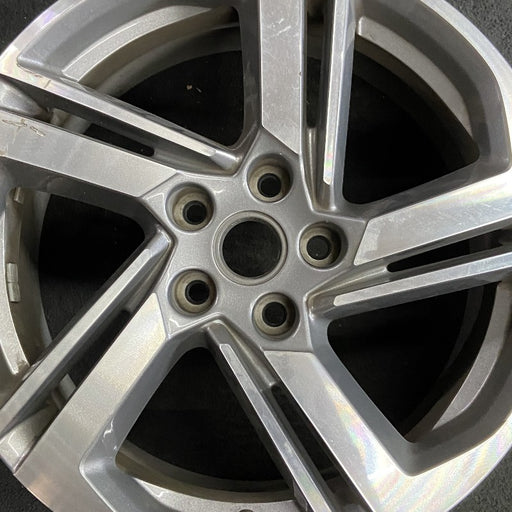 18" TERRAIN 18-21 18x7 opt RV6 silver with black inlay Original OEM Wheel Rim - Angle View