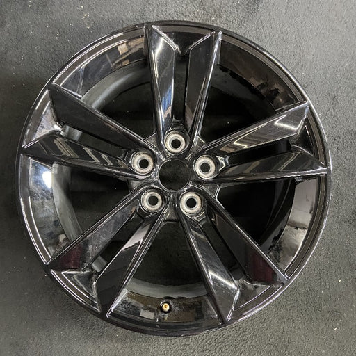 18" MUSTANG 24 18x8.5 5 split spoke Original OEM Wheel Rim - Front View