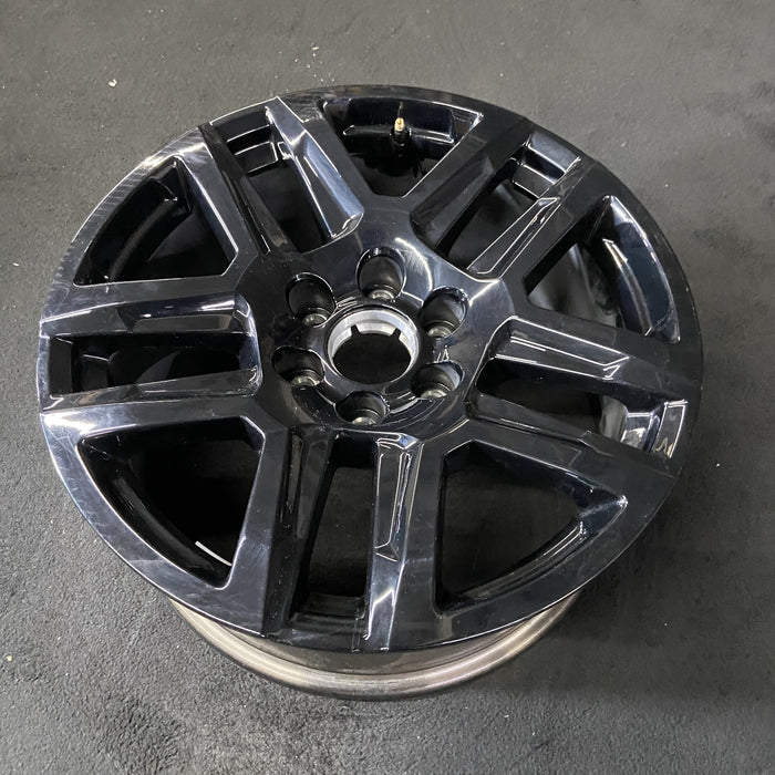 20" SIERRA 1500 PICKUP 19 , 20x9, 10 spoke, opt NZT Original OEM Wheel Rim - Close-Up Detail