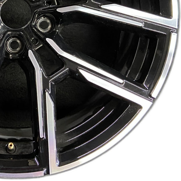 19" BMW 430i 22-24 19x8.5 5 spoke Y spoke Original OEM Wheel Rim - Close-Up Detail