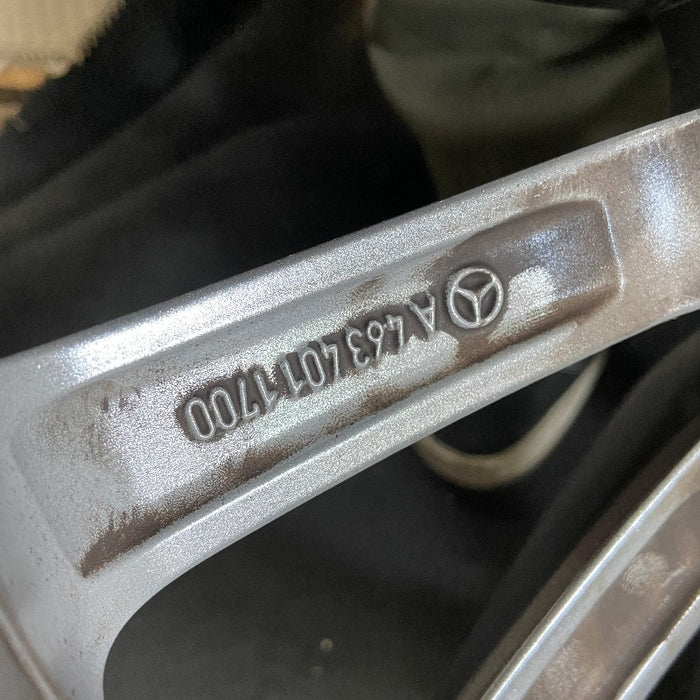 20" MERCEDES G-CLASS 19-20 463 Type G550 20x8.5 machined face with gray accent Original OEM Wheel Rim