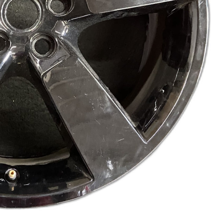 20" DEFENDER 20-24 20x8.5 5 spoke straight spoke gray Original OEM Wheel Rim - Close-Up Detail