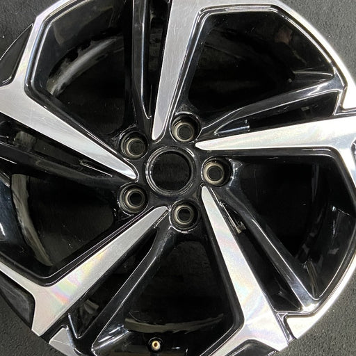 18" TRAILBLAZER 21-23 18x7.5 opt PZW Original OEM Wheel Rim - Angle View
