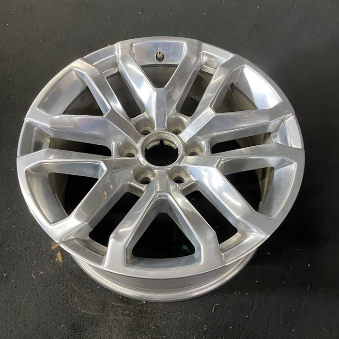 20" SIERRA 1500 PICKUP 19 , 20x9, 12 spoke, opt NZM Original OEM Wheel Rim - Close-Up Detail