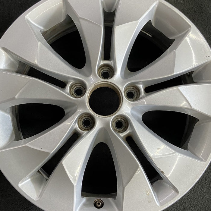 17" CR-V 12-14 17x6.5 alloy 10 spoke lug nut aligned with narrow slot Original OEM Wheel Rim