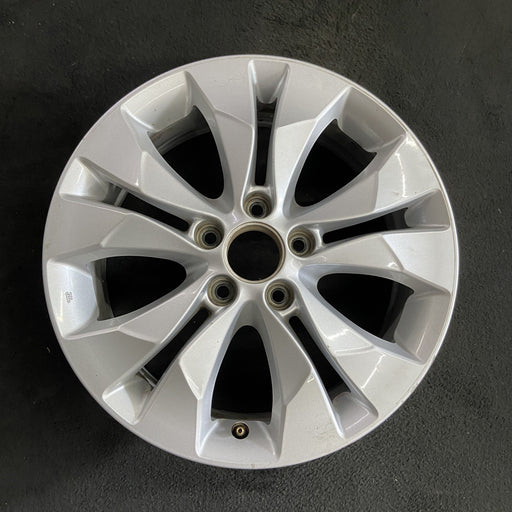 17" CR-V 12-14 17x6.5 , , lug nut aligned with narrow slot Original OEM Wheel - Additional View