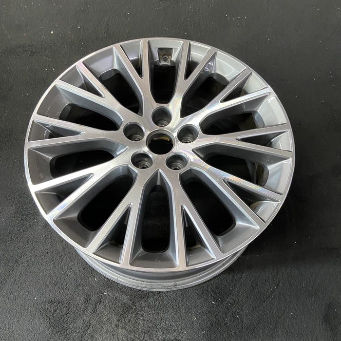 19" GV80 21-24 19x8.5 Original OEM Wheel Rim - Close-Up Detail