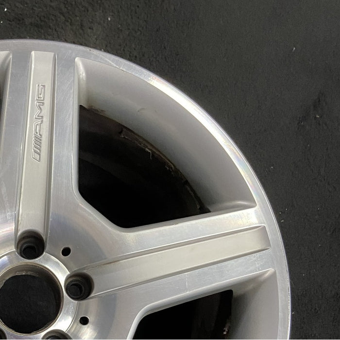19" MERCEDES S-CLASS 07 221 Type; S550 19x9.5 5 spoke Original OEM Wheel Rim - Close-Up Detail