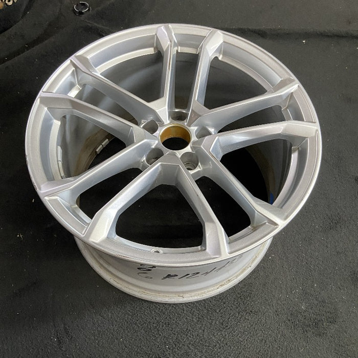 Audio R8 Rim 19
