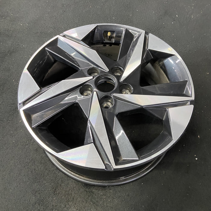 17" ELANTRA 21-23 17x7 Original OEM Wheel Rim - Close-Up Detail