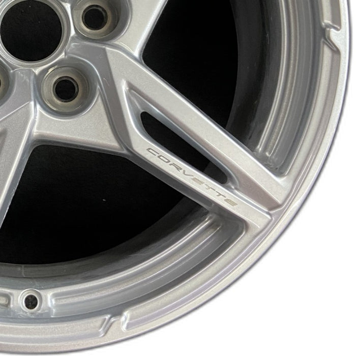 19" CORVETTE 20-22 frt 19x8.5 5 spoke gloss silver opt Q8P Original OEM Wheel - Close-Up Detail
