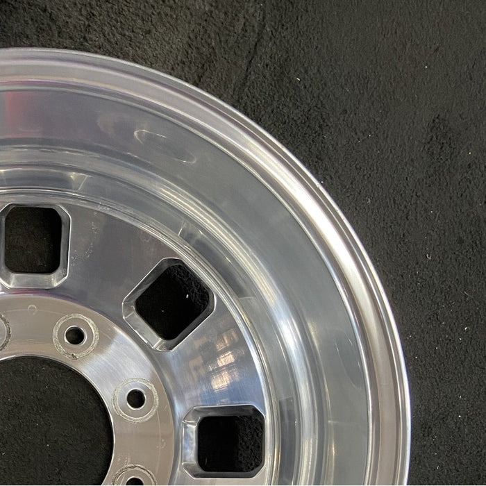 18" SIERRA 3500 PICKUP 24 DRW 18x6.5 rear outer Original OEM Wheel Rim - Close-Up Detail