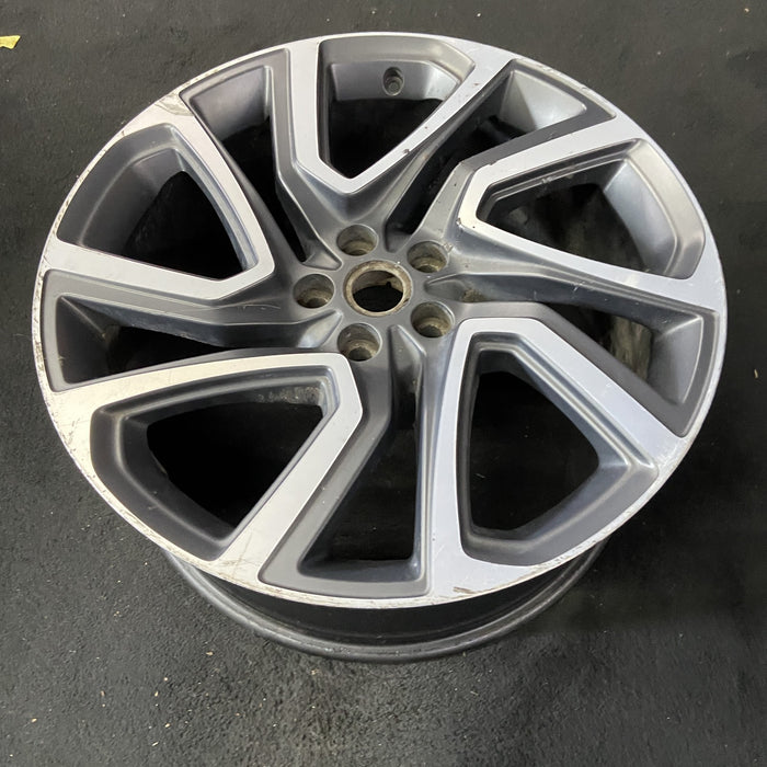 22" DISCOVERY 17-18 22x9.5 , , machined face, gray accents Original OEM Wheel - Close-Up Detail