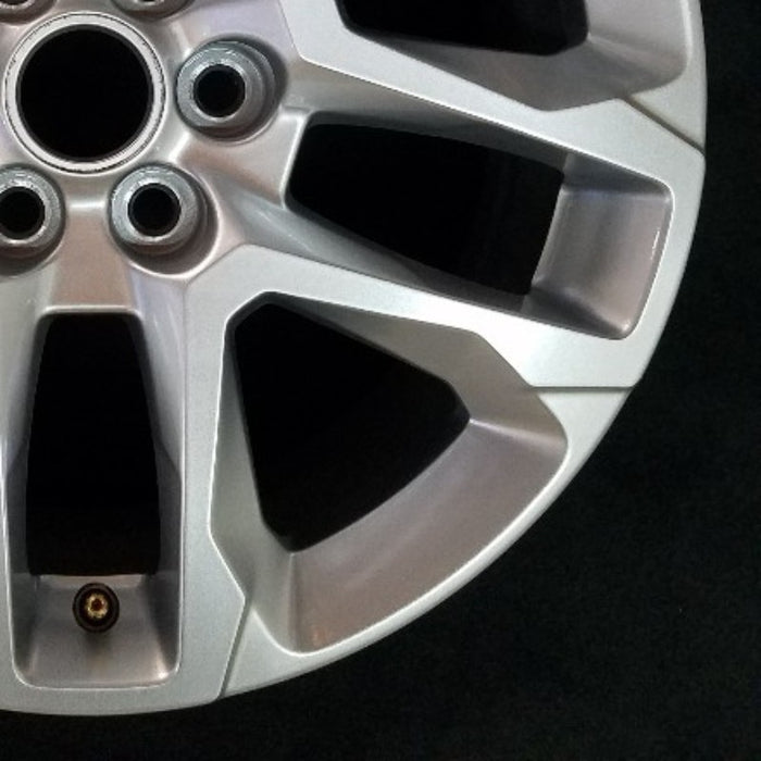 18" TRAVERSE 18-19 18x7.5 opt RT1 Original OEM Wheel Rim - Back View