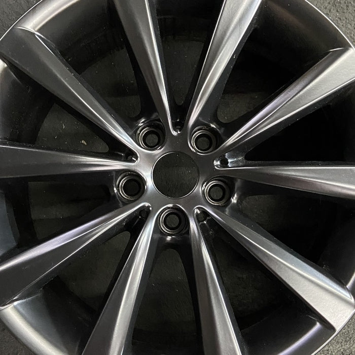 18" 640i GT 18-19 18x8 5 spoke V spoke Original OEM Wheel Rim - Angle View