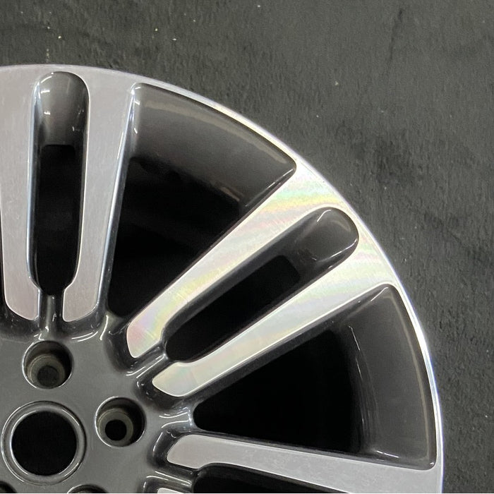 21" RANGE ROVER 22 21x8.5 7 spoke Original OEM Wheel Rim - Close-Up Detail