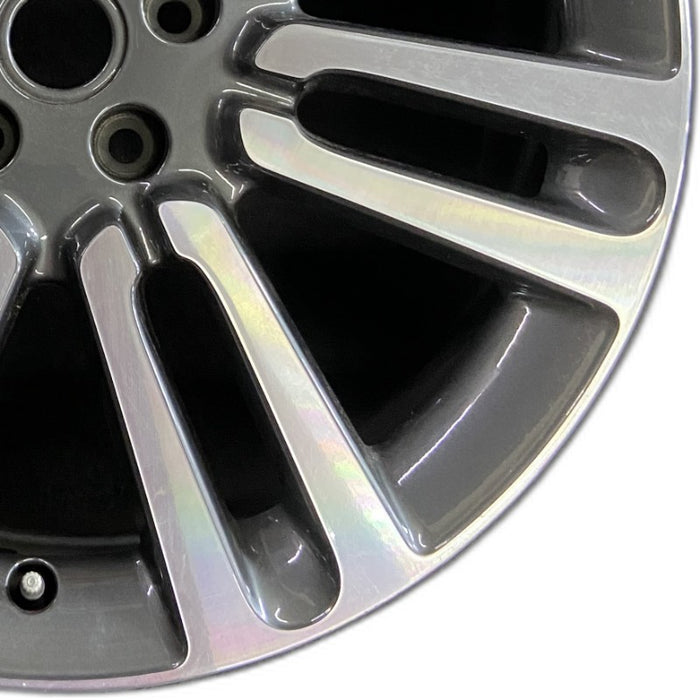 21" RANGE ROVER 22 21x8.5 7 spoke Original OEM Wheel Rim - Close-Up Detail