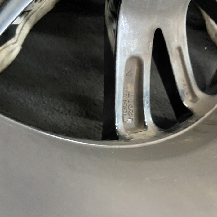 17" INFINITI Q50 14-15 17x7.5 alloy 5 V spoke alternating spoke width chrome Original OEM Wheel Rim