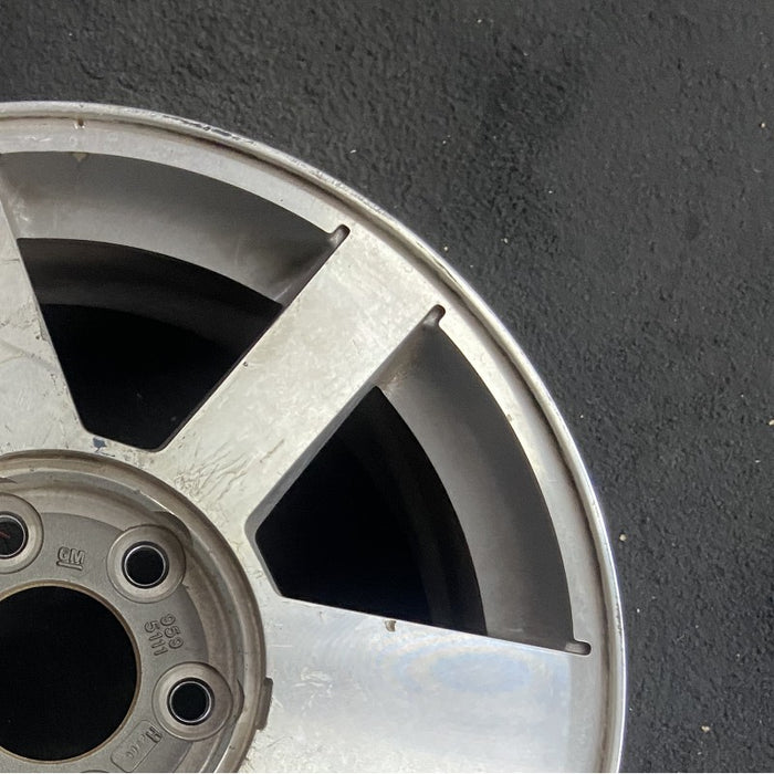 17" ENVOY 04-07 17x7 aluminum 6 spoke brushed opt N75 2 types of spokes - Close-Up Detail