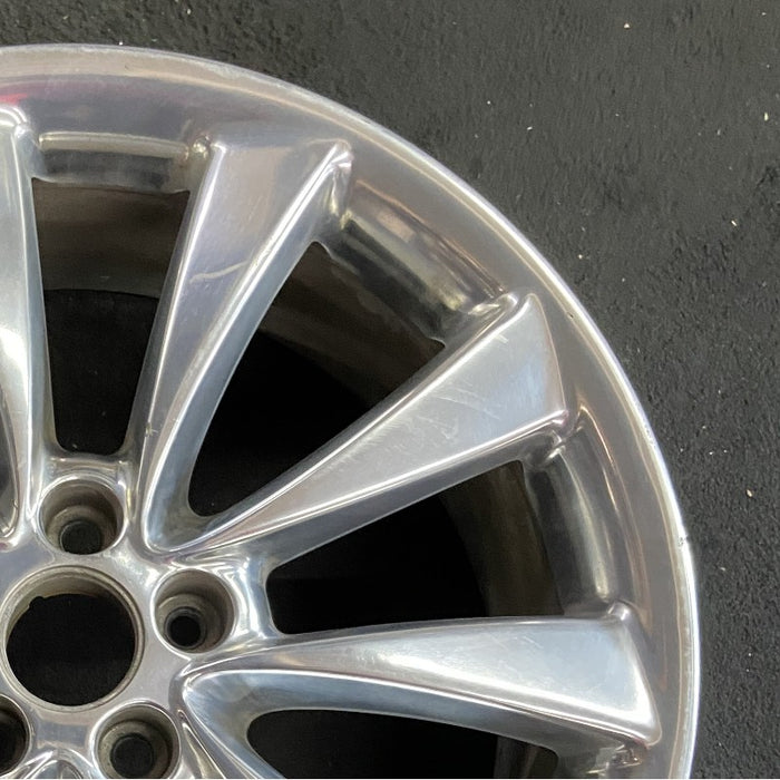 20" MKT 10 20x8 aluminum TPMS 10 flat spoke polished Original OEM Wheel Rim - Close-Up Detail