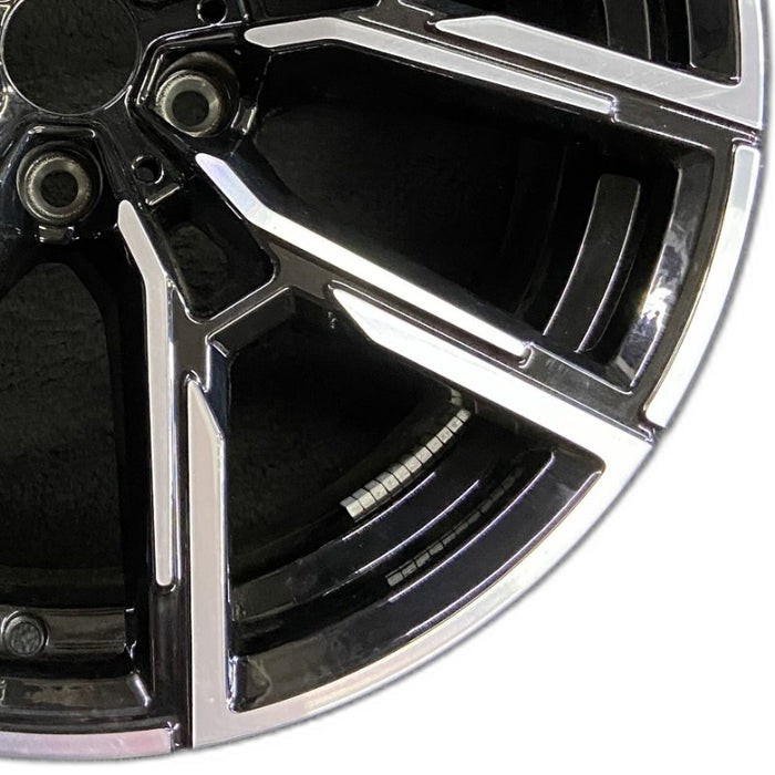 19" BMW 430i 22-24 19x9 5 spoke Y spoke design Original OEM Wheel Rim - Close-Up Detail