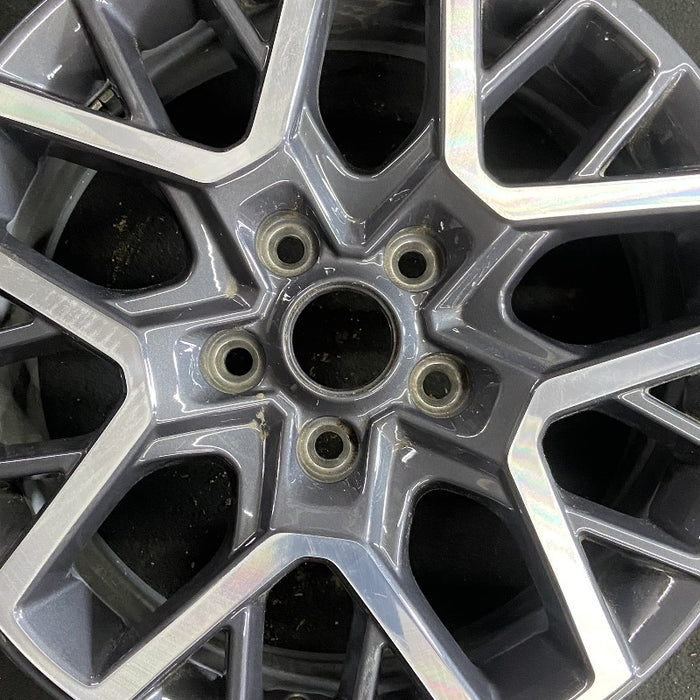 18" WRANGLER 24 18x7.5 20 spoke opt WPA Original OEM Wheel Rim - Angle View