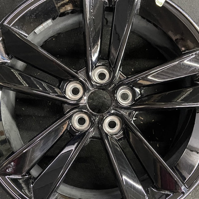 18" MUSTANG 24 18x8.5 5 split spoke Original OEM Wheel Rim - Angle View