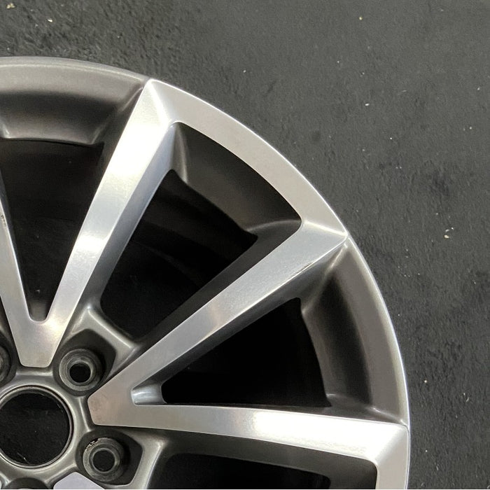 20" GRAND CHEROKEE 18-19 20x10 5 spoke open spoke opt WFY Original OEM Wheel Rim - Close-Up Detail