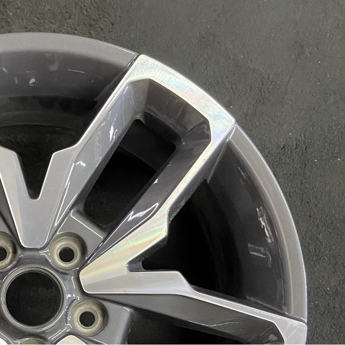 20" WRANGLER 24 20x8 5 spoke open spoke opt WRA Original OEM Wheel Rim - Close-Up Detail