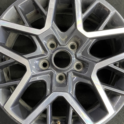 18" WRANGLER 24 18x7.5 20 spoke opt WPA Original OEM Wheel Rim - Angle View