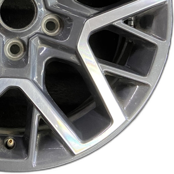 18" WRANGLER 24 18x7.5 20 spoke opt WPA Original OEM Wheel Rim - Close-Up Detail
